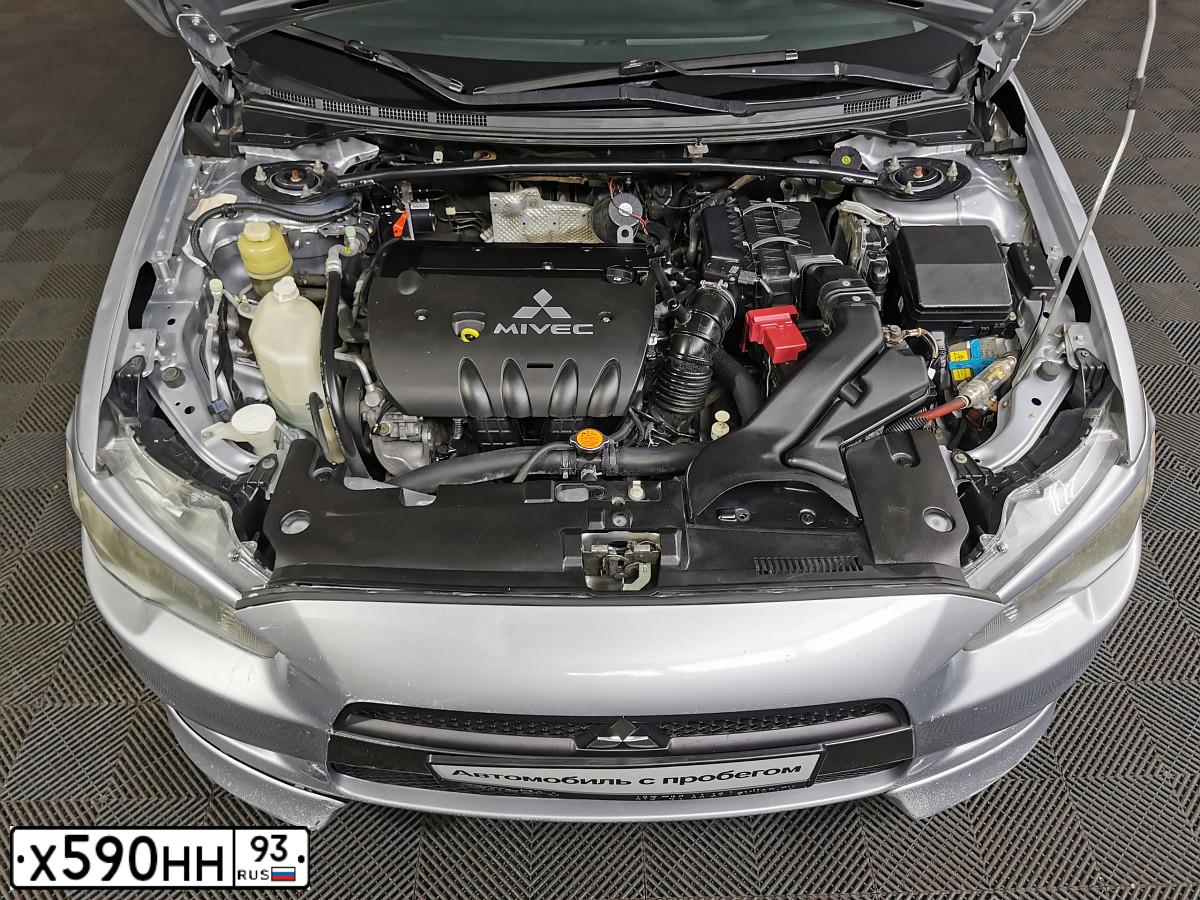 Фото автомобиля MITSUBISHI LANCER, 2007 — госномер А943РТ01. Цвет: СЕРЕБРИСТЫЙ