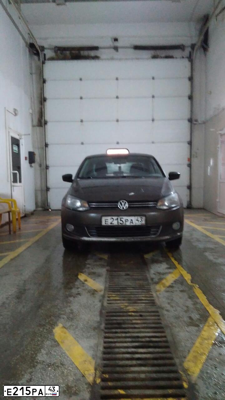 Фото автомобиля VOLKSWAGEN POLO, 2014 — госномер В025СН43