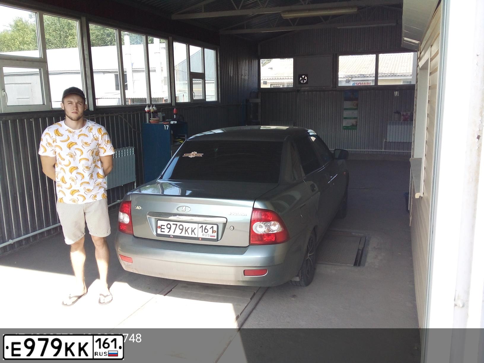 Фото автомобиля LADA 2170 PRIORA, 2010 — госномер К979КК161. Цвет: СРЕД. СЕРО-ЗЕЛ. МЕТА