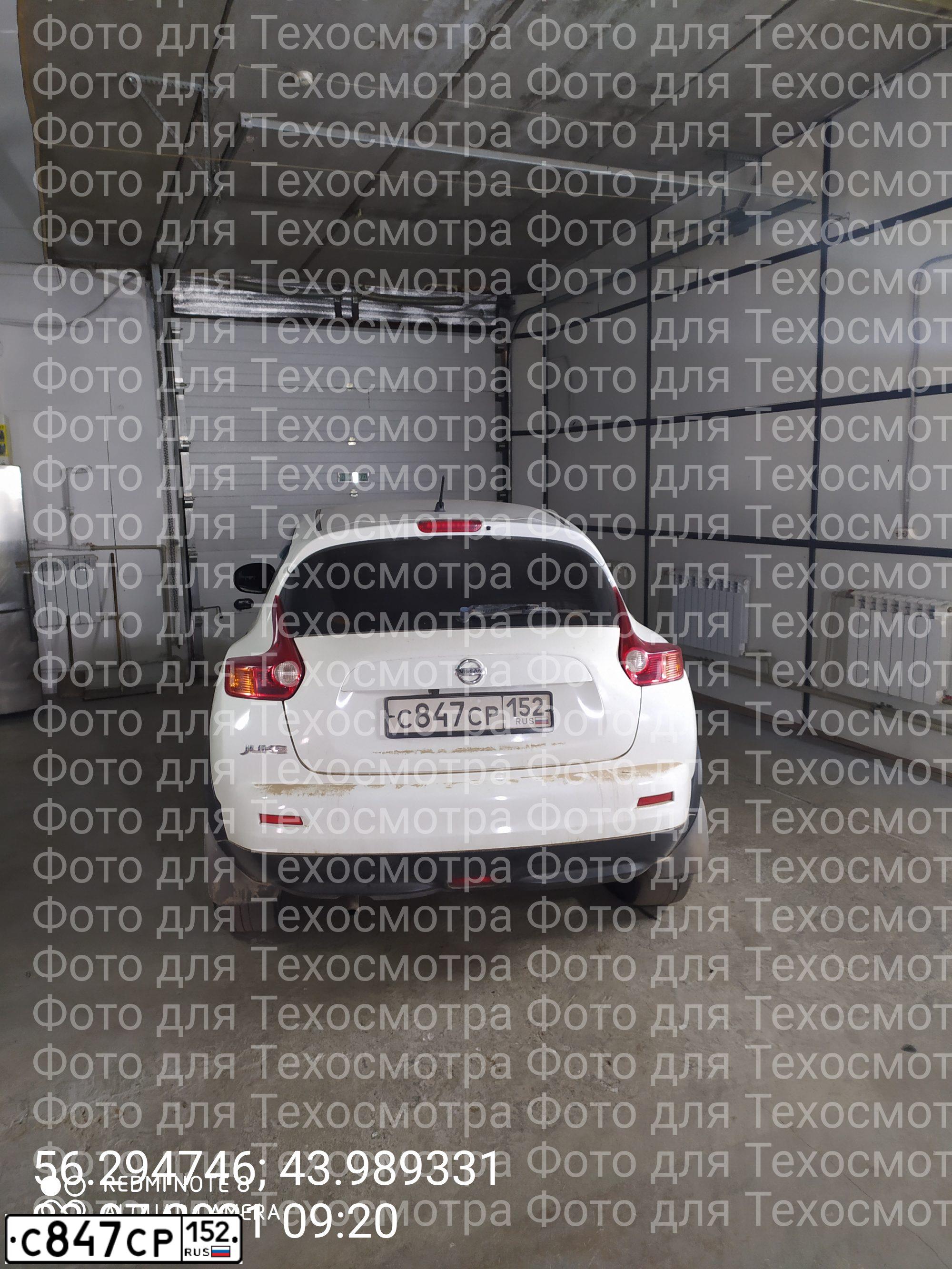 Фото автомобиля NISSAN JUKE, 2011 — госномер У632МР178. Цвет: Белый