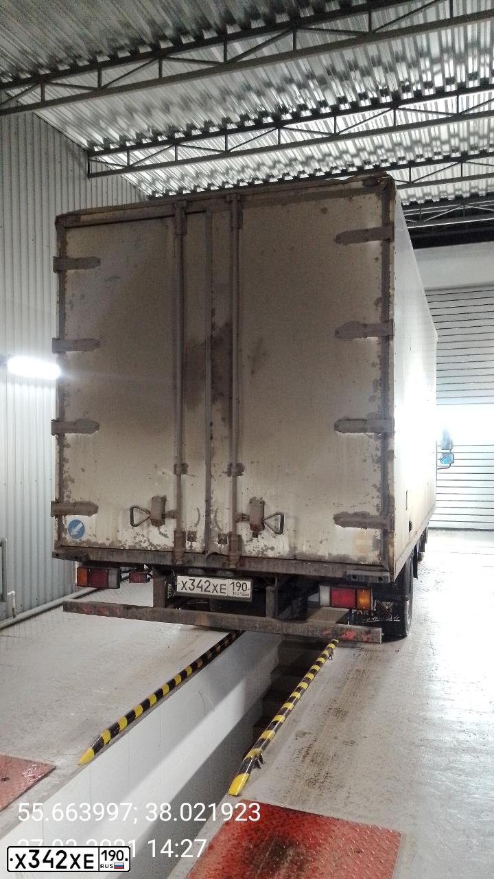 Фото автомобиля ISUZU NPR, 2012 — госномер Х342ХЕ190. Цвет: СИНИЙ