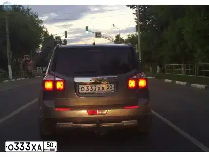 Фото автомобиля CHEVROLET ORLANDO, 2013 — госномер У924НМ797. Цвет: Серый