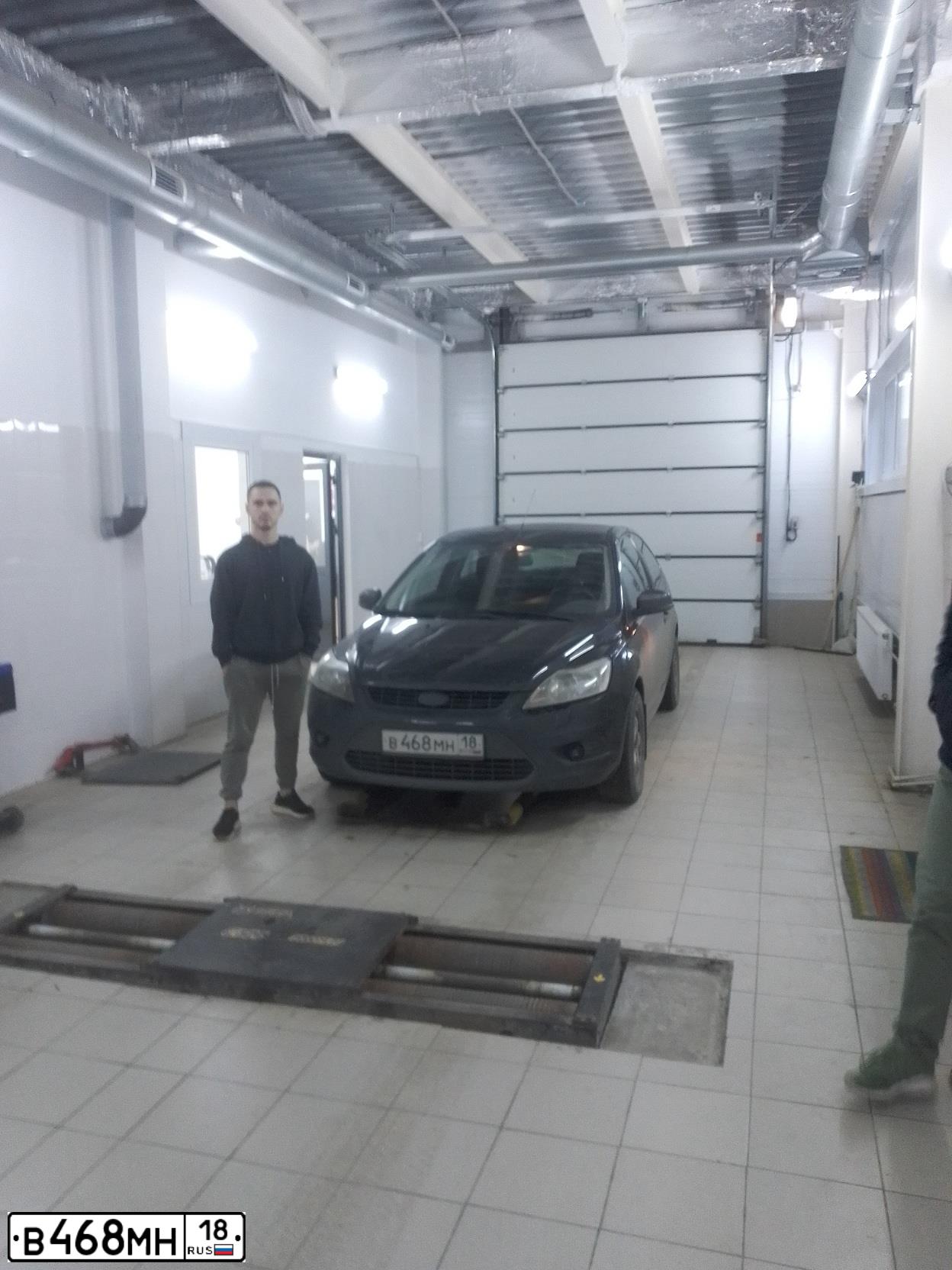 Фото автомобиля FORD FOCUS, 2008 — госномер В468МН18. Цвет: ЧЕРНЫЙ