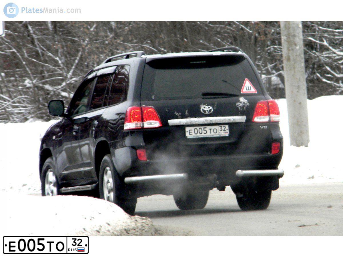 Фото автомобиля MITSUBISHI OUTLANDER, 2007 — госномер Е005ТО32. Цвет: Серый