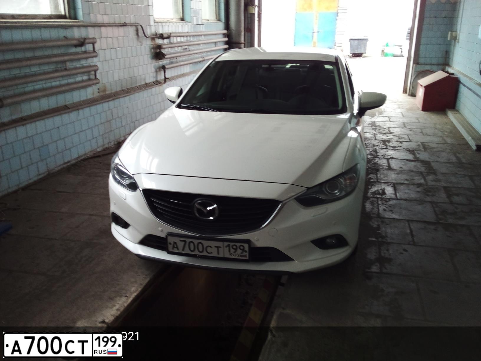 Фото автомобиля MAZDA 6, 2014 — госномер А700СТ199. Цвет: БЕЛЫЙ