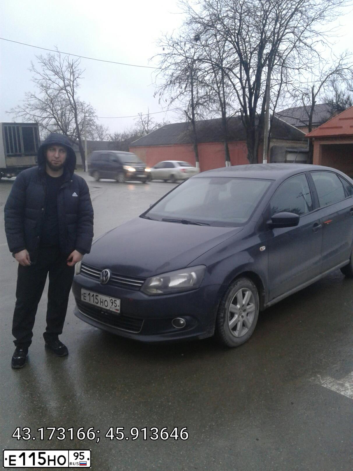 Фото автомобиля VOLKSWAGEN POLO, 2012 — госномер Е115НО95. Цвет: СЕРЫЙ