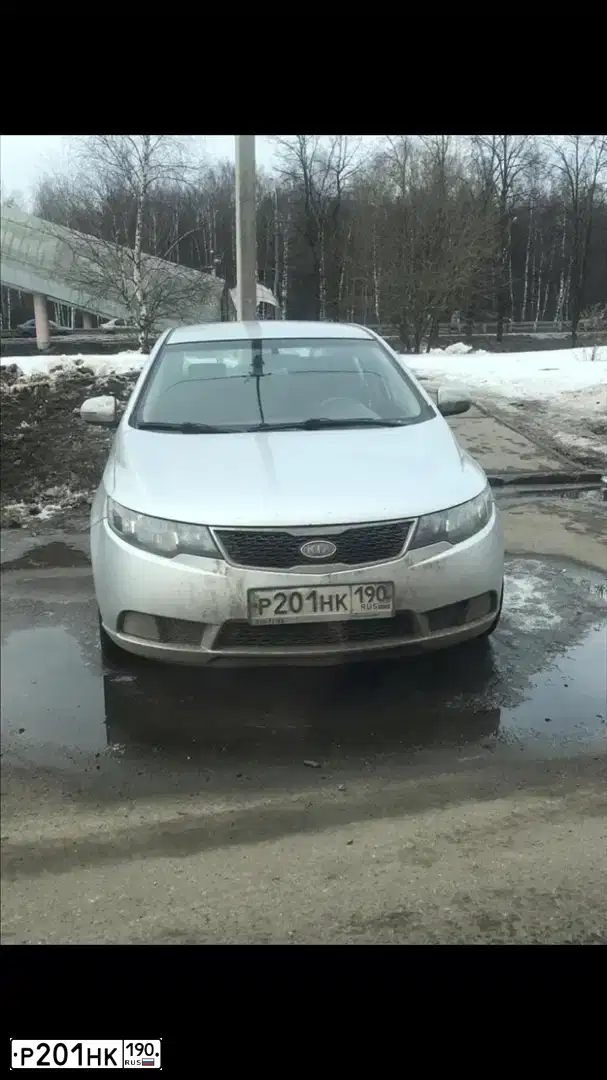 Фото автомобиля KIA CERATO, 2011 — госномер Р201НК190. Цвет: СЕРЕБРИСТЫЙ