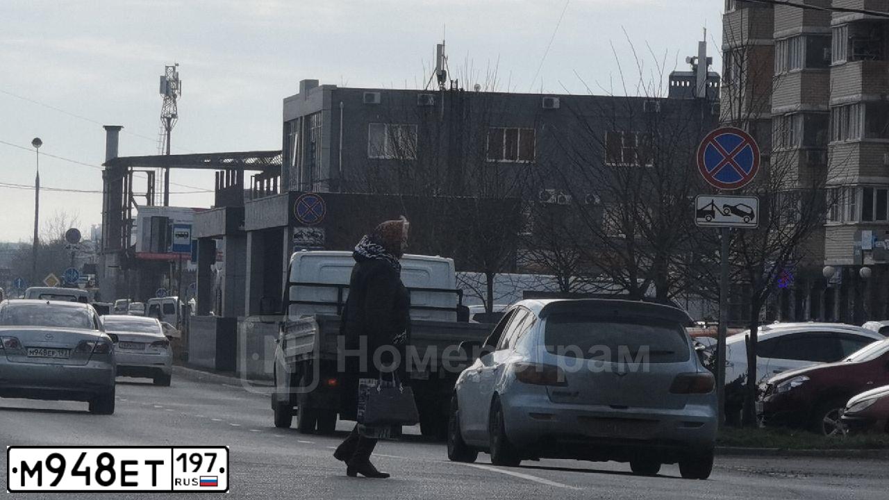 Фото автомобиля KIA CERATO, 2010 — госномер М948ЕТ197. Цвет: Серый