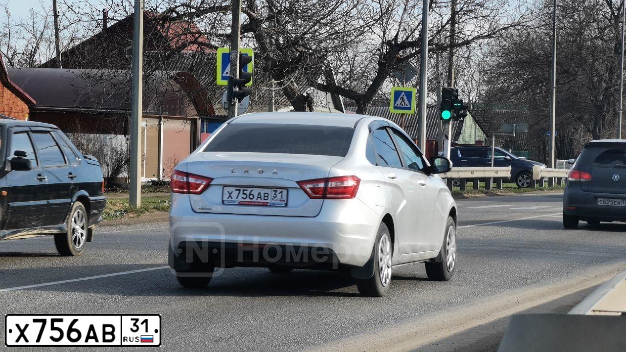 Фото автомобиля NISSAN MAXIMA, 2001 — госномер Н123МА31. Цвет: СТАЛЬНОЙ