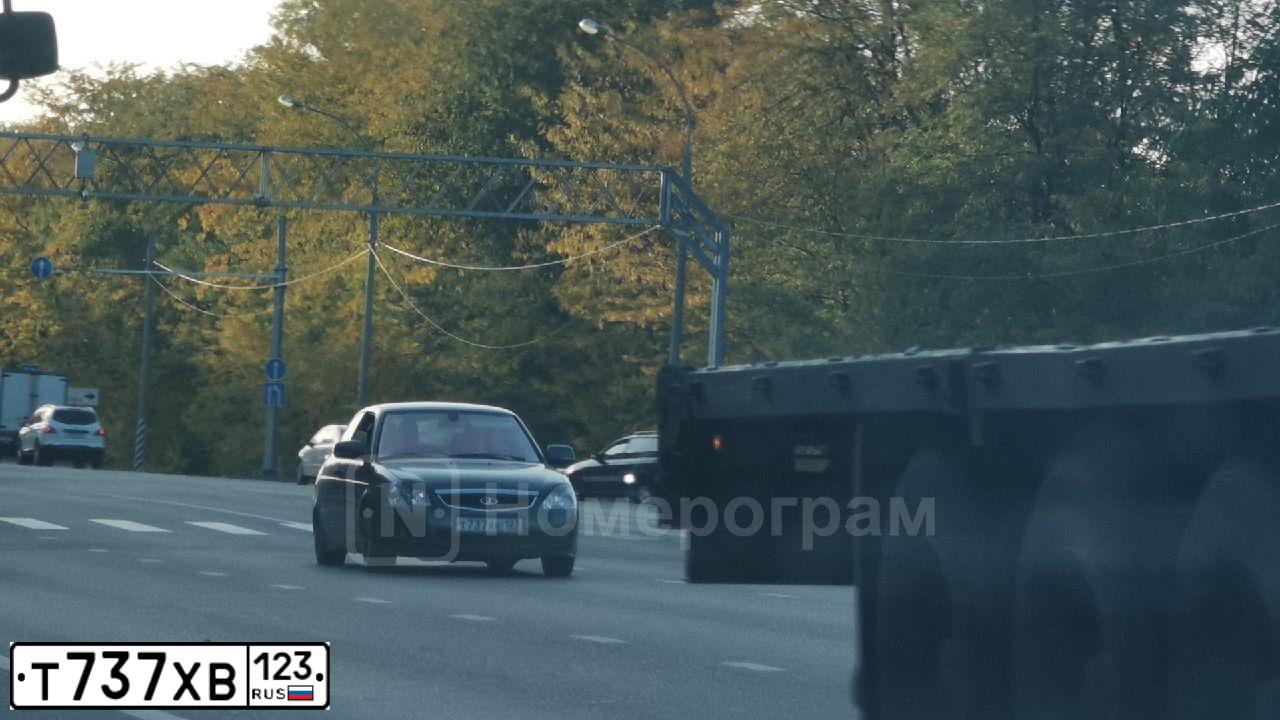 Фото автомобиля MERCEDES C-KLASSE, 2019 — госномер Т141ВК55. Цвет: Серый