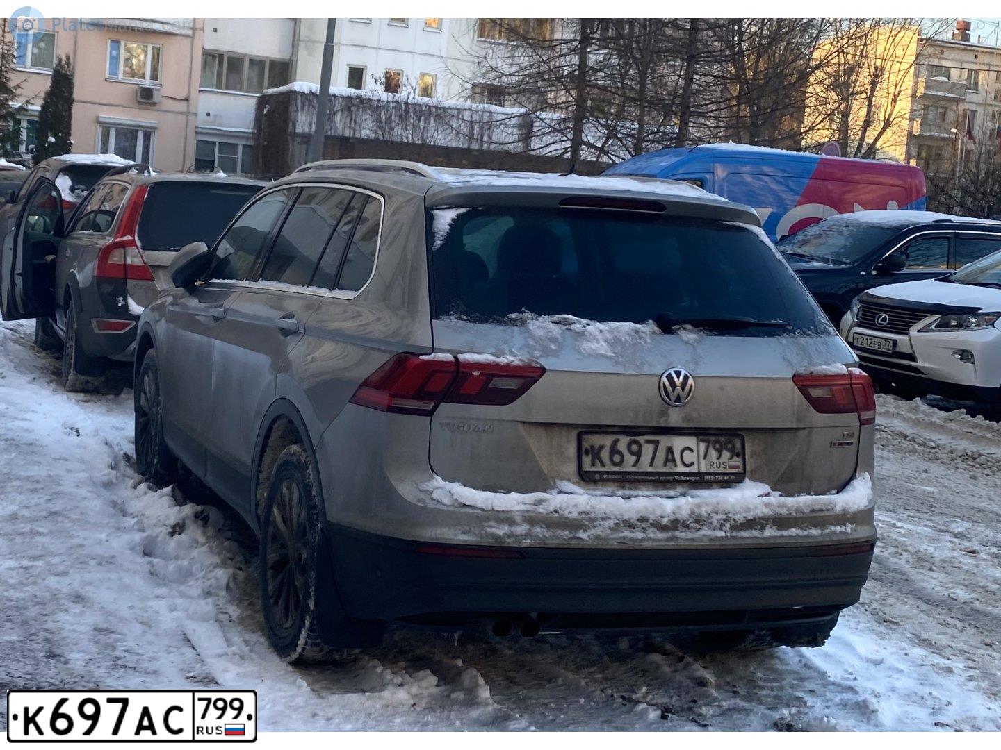 Фото автомобиля VOLKSWAGEN TIGUAN, 2017 — госномер К697АС799. Цвет: Серебристый