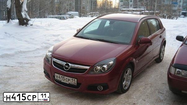 Фото автомобиля OPEL SIGNUM, 2008 — госномер С312ТС05. Цвет: БОРДОВЫЙ