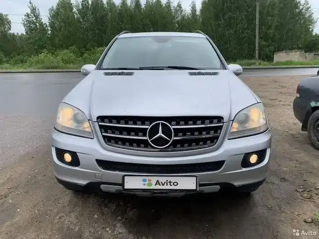 Фото автомобиля MERCEDES M-KLASSE, 2006 — госномер В514КХ06. Цвет: Серебристый