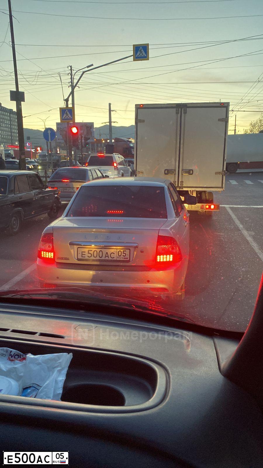 Фото автомобиля LADA PRIORA, 2012 — госномер У020ОН05