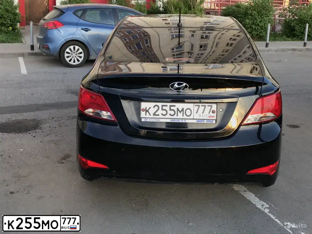 Фото автомобиля HYUNDAI SOLARIS, 2014 — госномер К255МО777. Цвет: ЧЕРНЫЙ