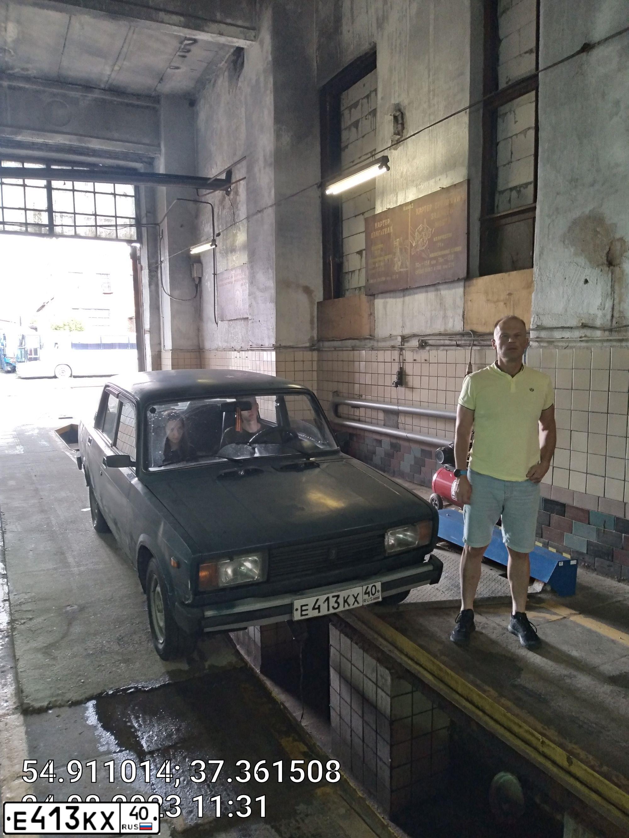 Фото автомобиля LADA 2105, 2006 — госномер Е413КХ40. Цвет: ЗЕЛЕНЫЙ ТЕМНЫЙ