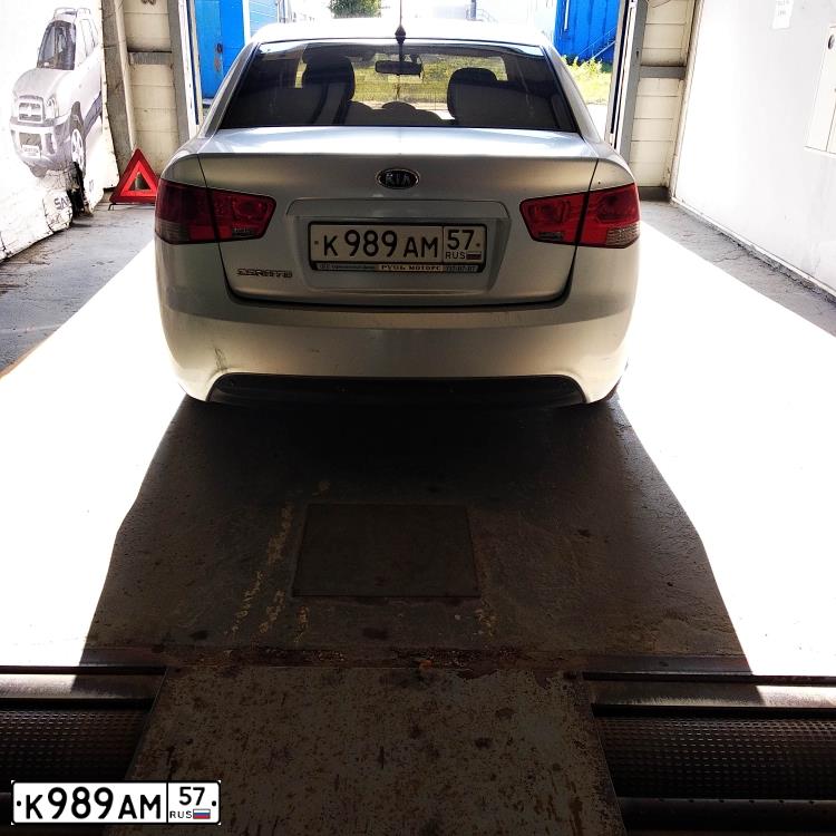 Фото автомобиля KIA CERATO, 2010 — госномер К989АМ57. Цвет: СЕРЕБРИСТЫЙ