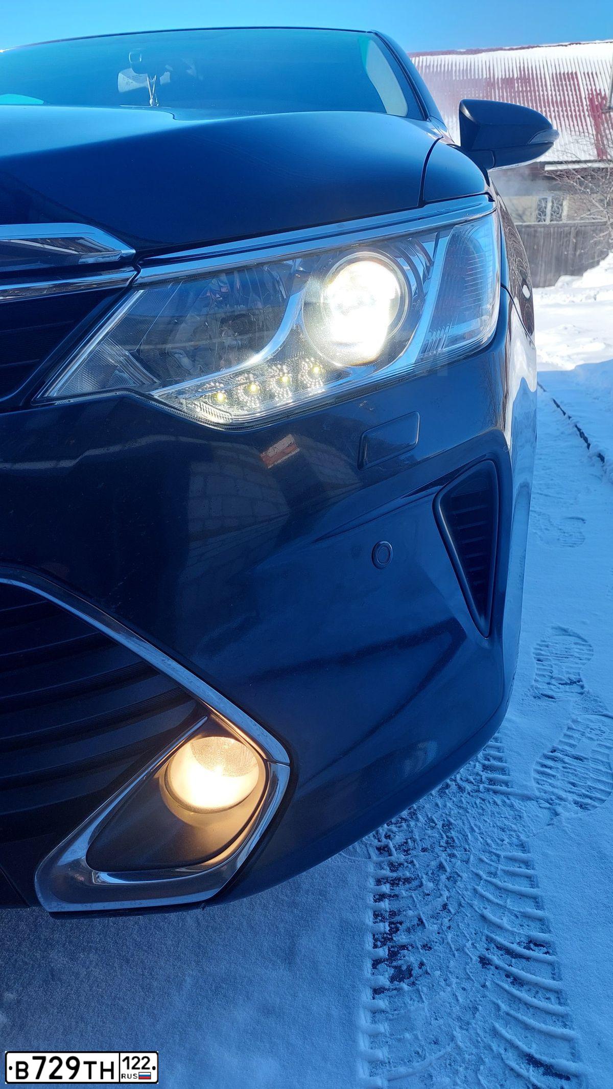 Фото автомобиля TOYOTA CAMRY, 2016 — госномер С999СК154. Цвет: ЧЕРНЫЙ МЕТАЛЛИК
