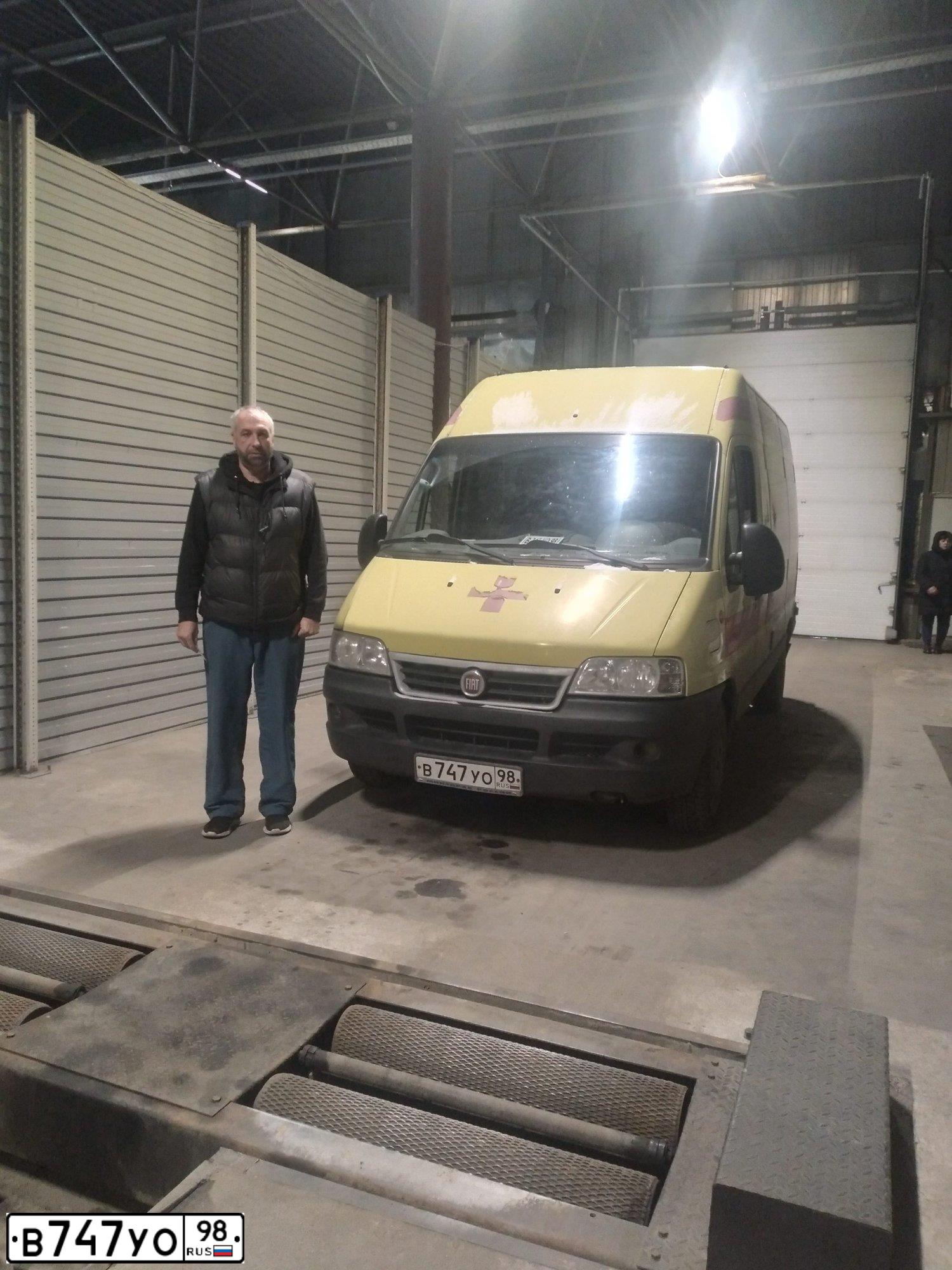 Фото автомобиля FIAT DUCATO, 2009 — госномер В747УО98. Цвет: ГОСТ Р 50574*02 А.2