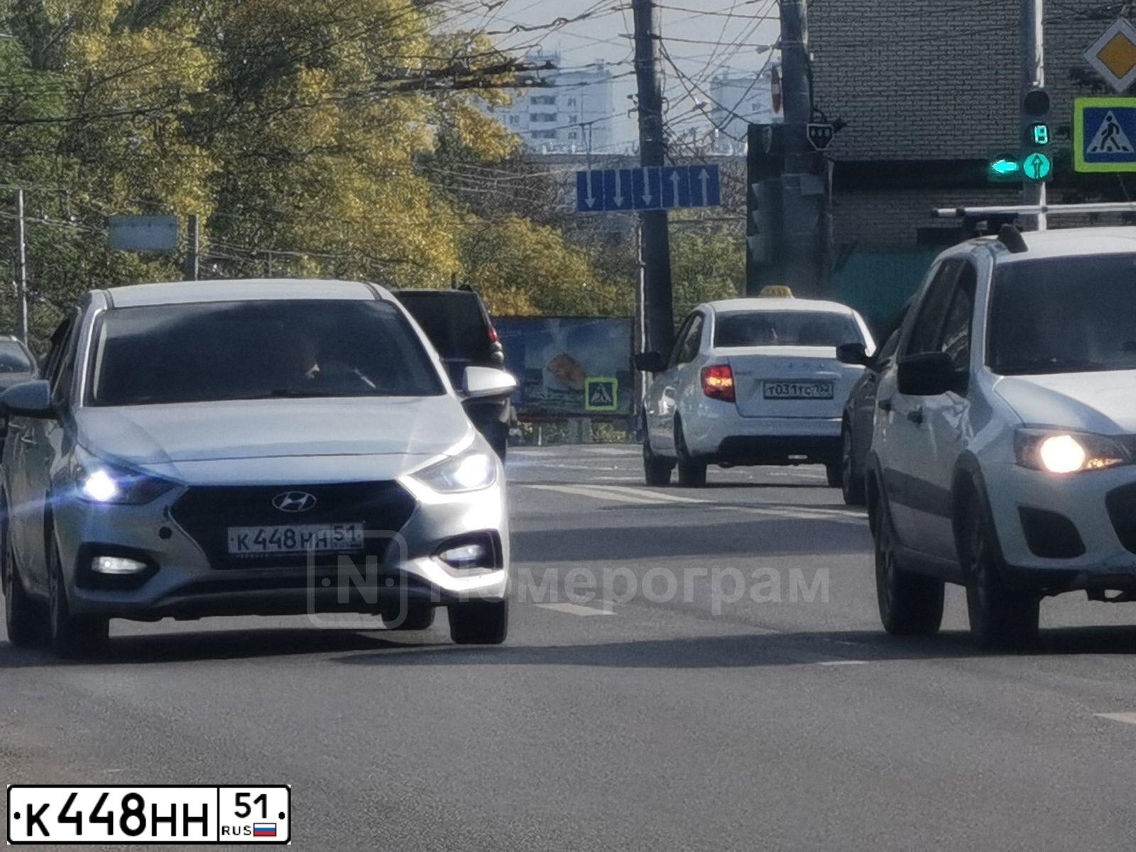 Фото автомобиля HYUNDAI SOLARIS, 2017 — госномер К448НН51. Цвет: СЕРЕБРИСТЫЙ