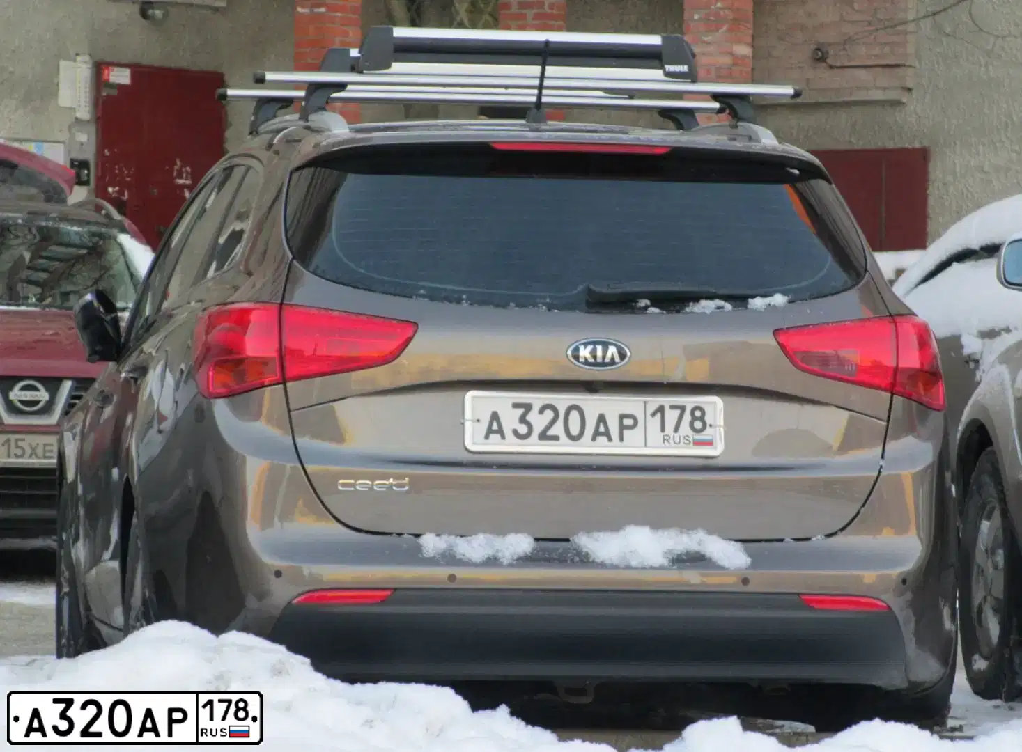 Фото автомобиля VOLKSWAGEN PASSAT, 2010 — госномер А320АР178. Цвет: ЧЕРНЫЙ