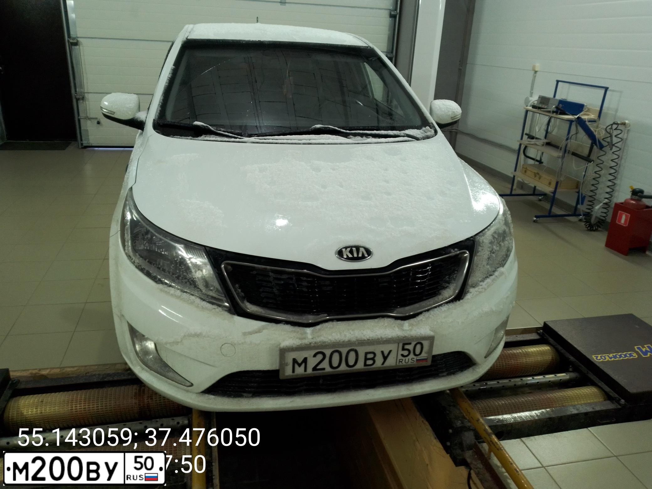 Фото автомобиля ЛАДА 217030 LADA PRIORA, 2013 — госномер К475ВЕ702. Цвет: СВЕТЛО-СЕРЕБРИСТЫЙ  МЕТАЛЛИК