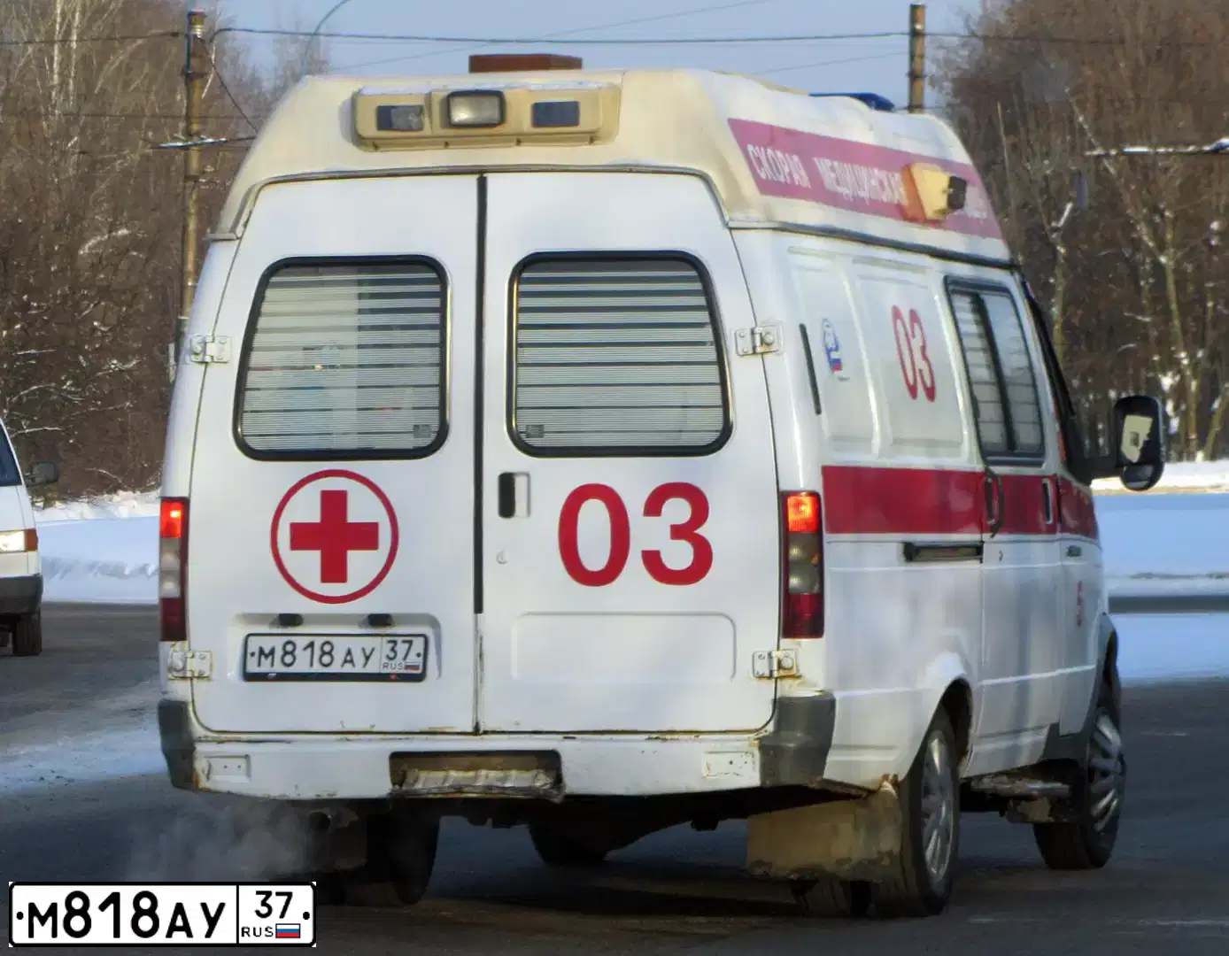 Фото автомобиля GAZ Z 3221 GAZEL, 2006 — госномер М818АУ37. Цвет: БЕЛЫЙ