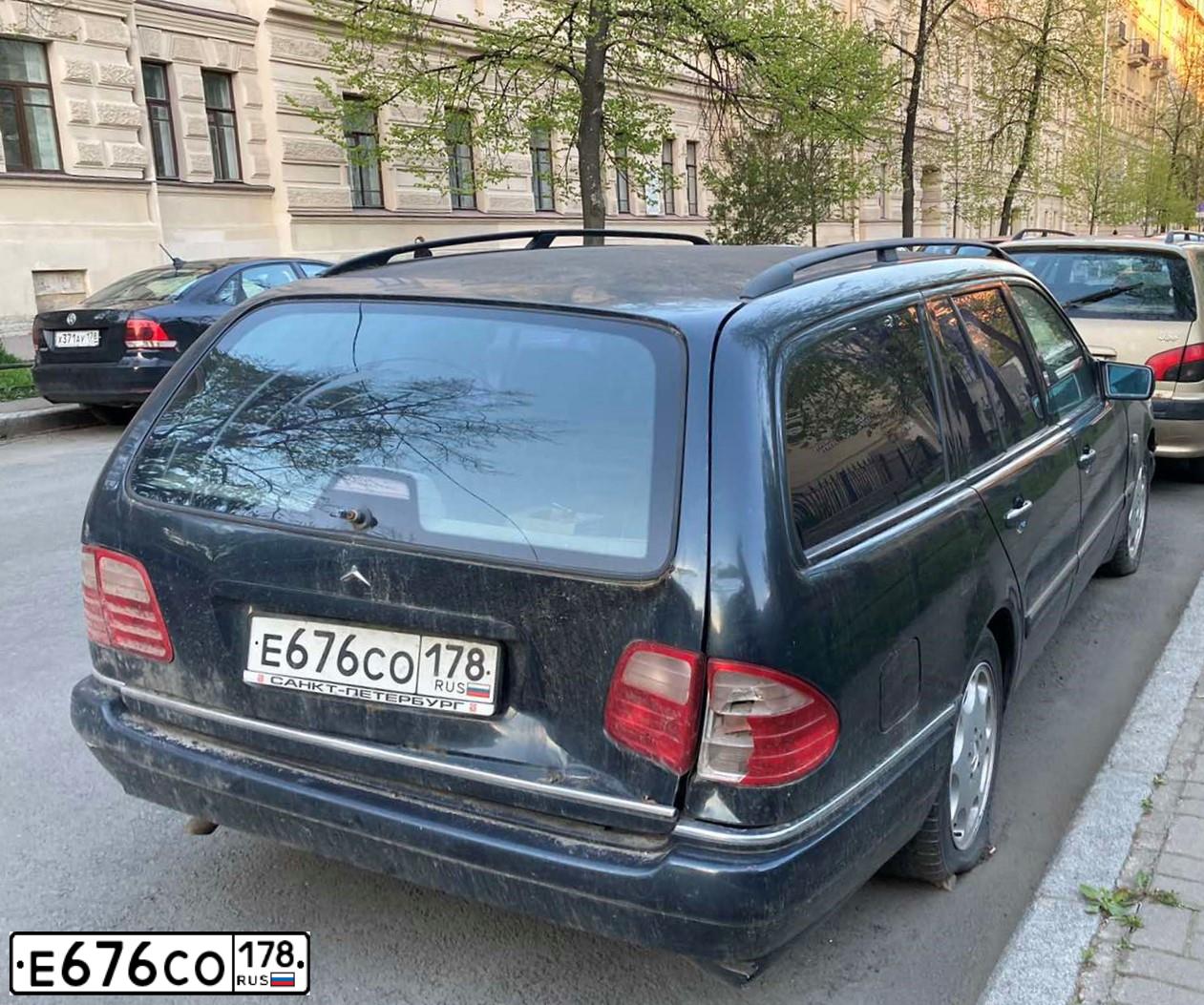 Фото автомобиля MERCEDES E-KLASSE, 1999 — госномер Е676СО178. Цвет: ТЕМНО-СИНИЙ
