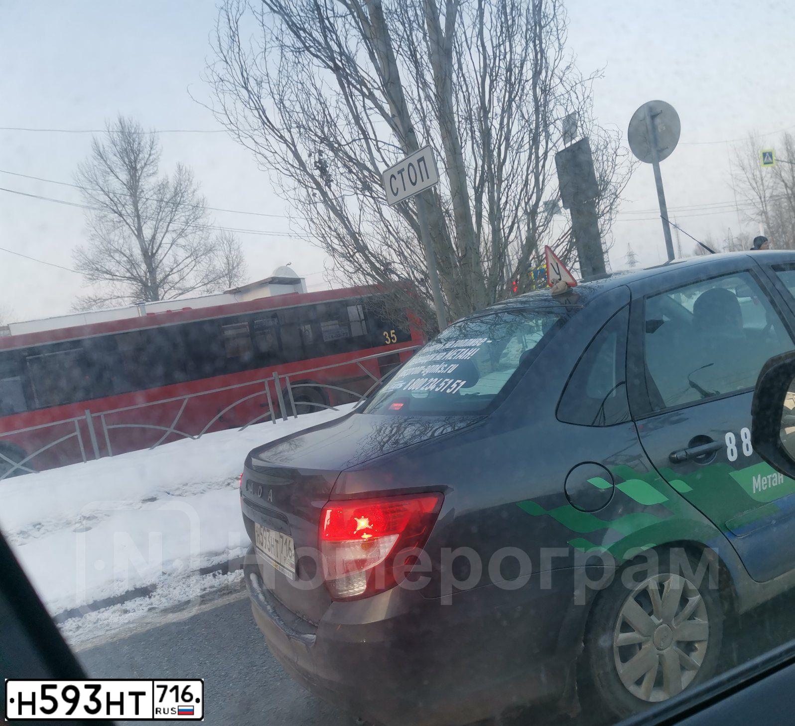 Фото автомобиля LADA 2190 GRANTA, 2020 — госномер Н593НТ716. Цвет: СЕРЫЙ