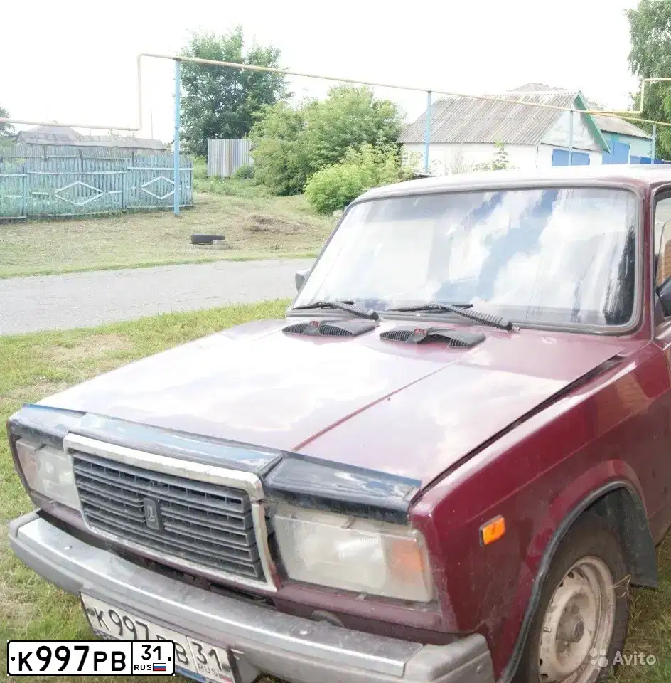 Фото автомобиля LADA 2107, 2001 — госномер К997РВ31. Цвет: ТЕМНО-БОРДОВЫЙ