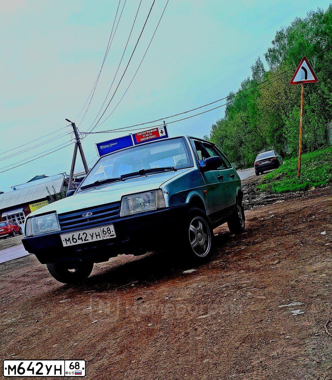Фото автомобиля LADA 2109 SAMARA, 2001 — госномер М642УН68. Цвет: СЕРЕБРИСТО-ГОЛУБОЙ