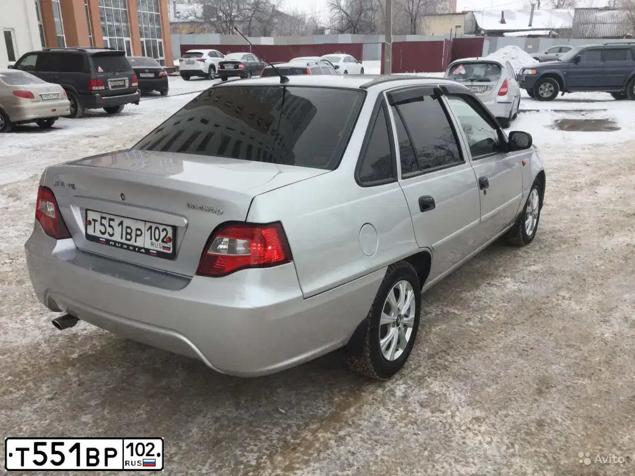 Фото автомобиля DAEWOO NEXIA, 2011 — госномер Т551ВР102. Цвет: Серебристый