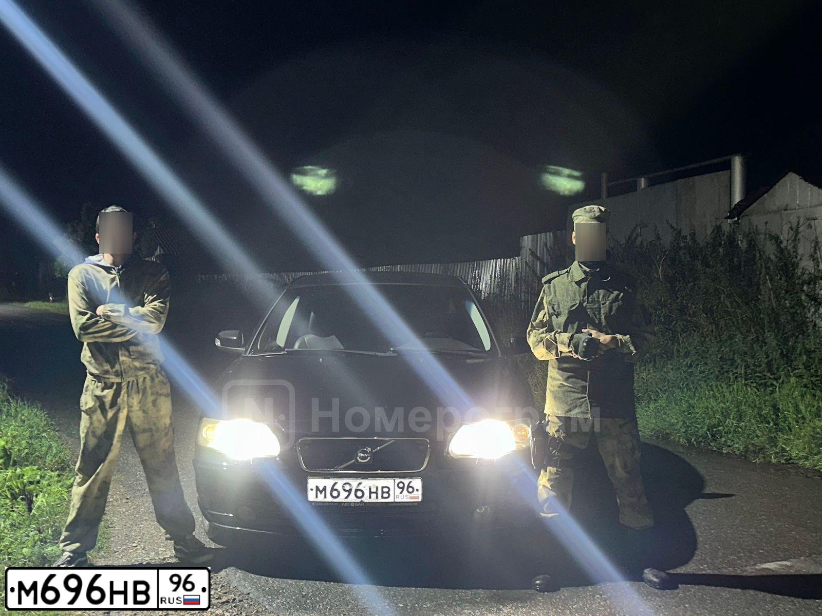 Фото автомобиля VOLVO S60, 2008 — госномер М696НВ96. Цвет: ЧЕРНЫЙ