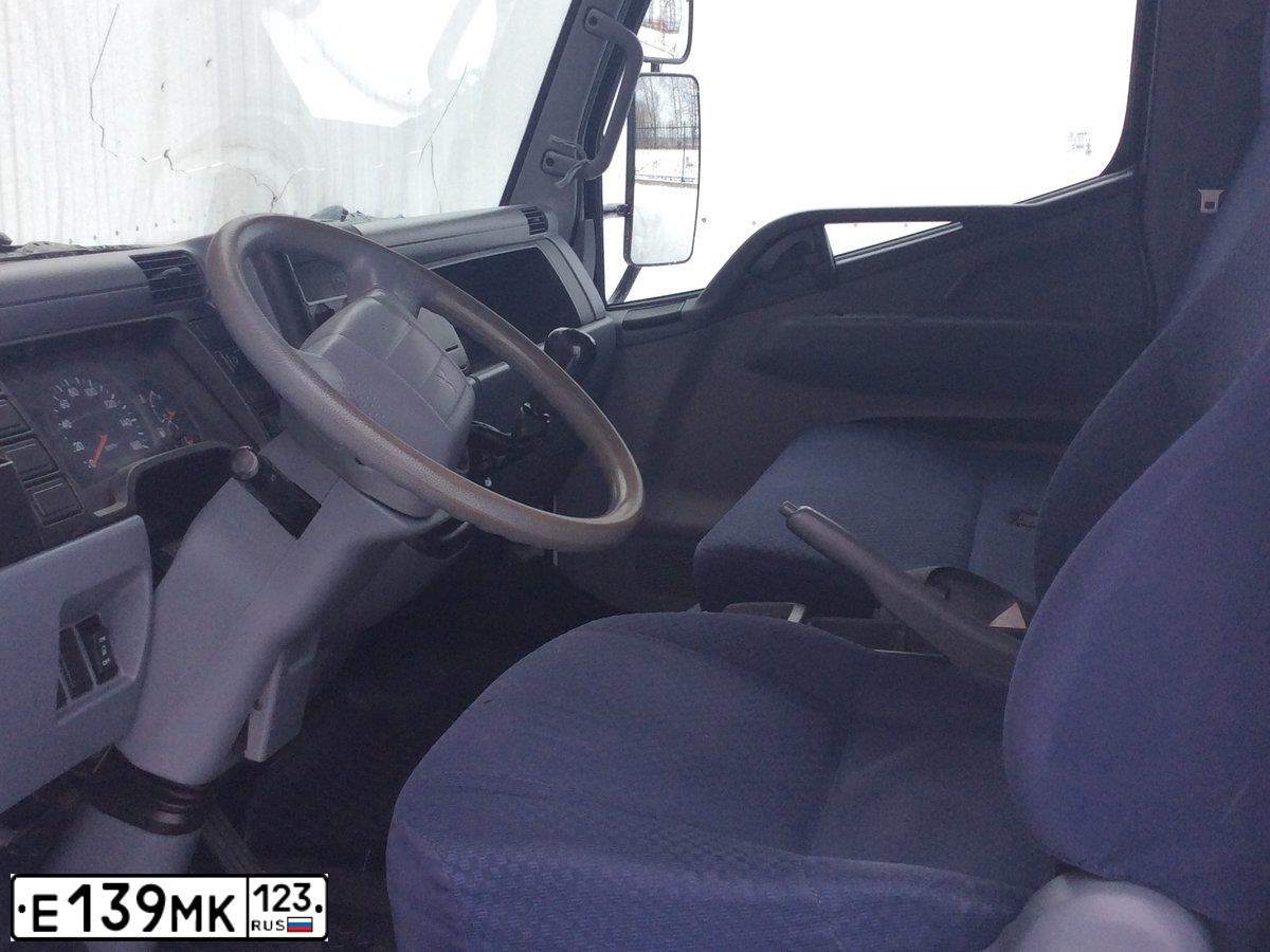 Фото автомобиля FUSO CANTER, 2013 — госномер Р577ЕУ152. Цвет: Белый