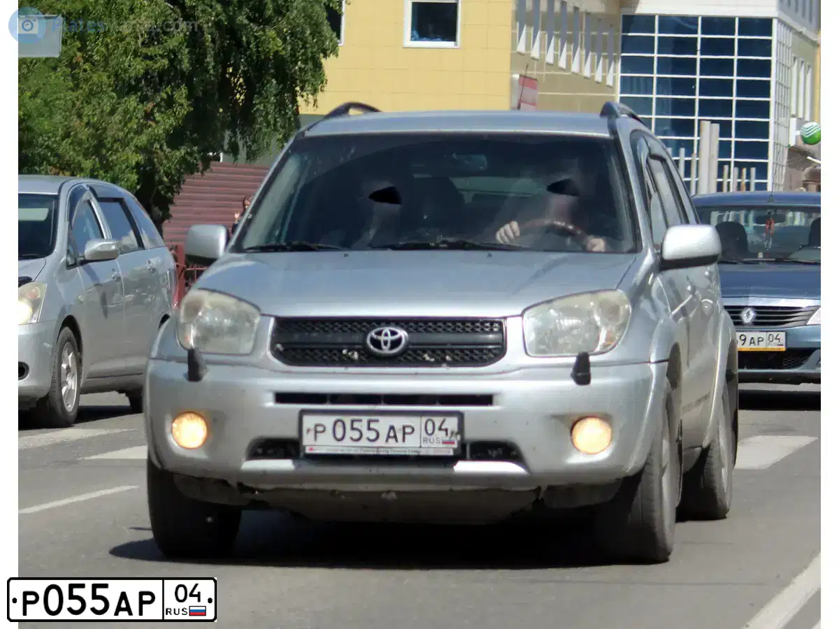 Фото автомобиля TOYOTA RAV4, 2004 — госномер Р055АР04. Цвет: СЕРЕБРИСТЫЙ