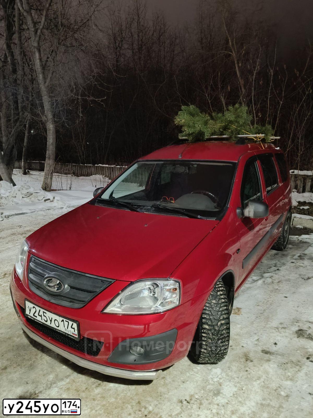 Фото автомобиля LADA LARGUS, 2019 — госномер У245УО174. Цвет: КРАСНЫЙ