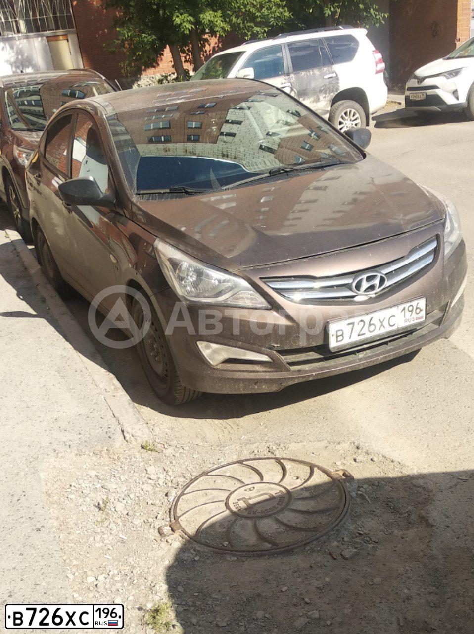 Фото автомобиля HYUNDAI SOLARIS, 2015 — госномер В726ХС196. Цвет: Коричневый