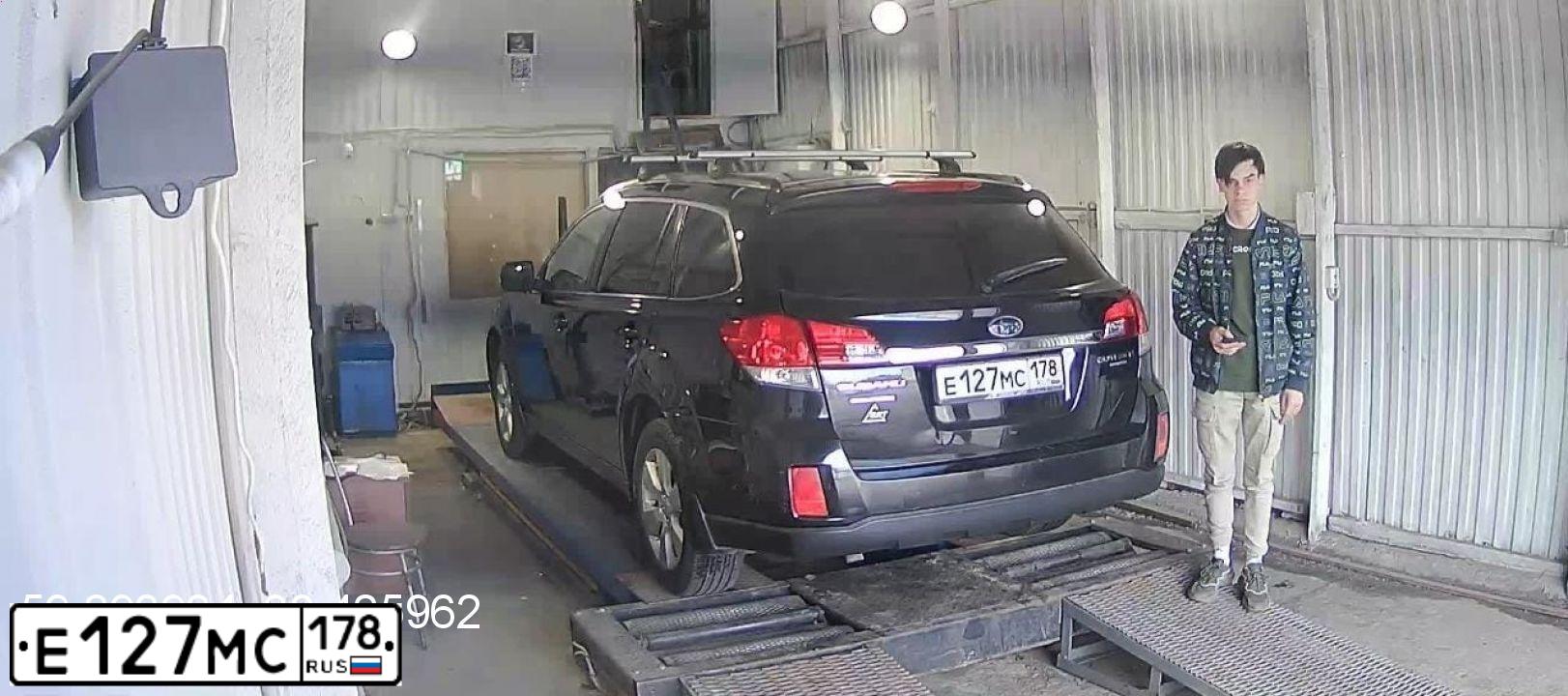 Фото автомобиля SUBARU LEGACY, 2010 — госномер Е959ВН147. Цвет: ЧЕРНЫЙ