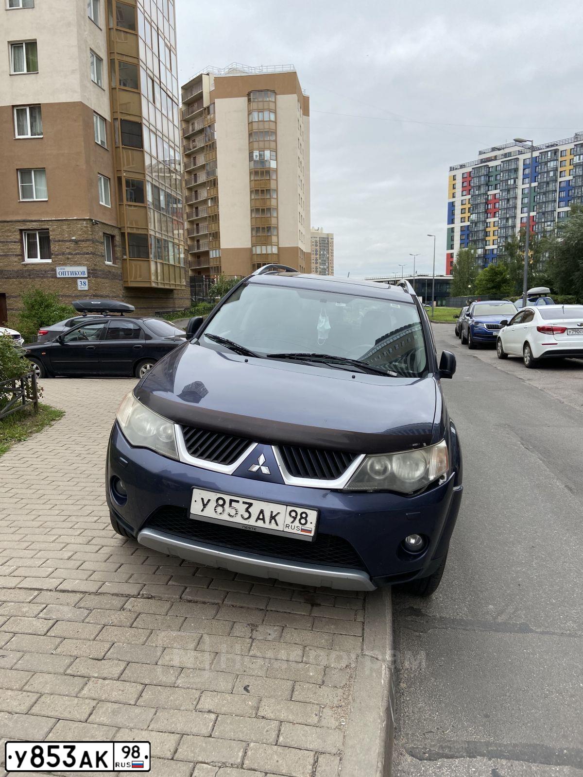 Фото автомобиля MITSUBISHI OUTLANDER, 2007 — госномер У853АК98. Цвет: синий