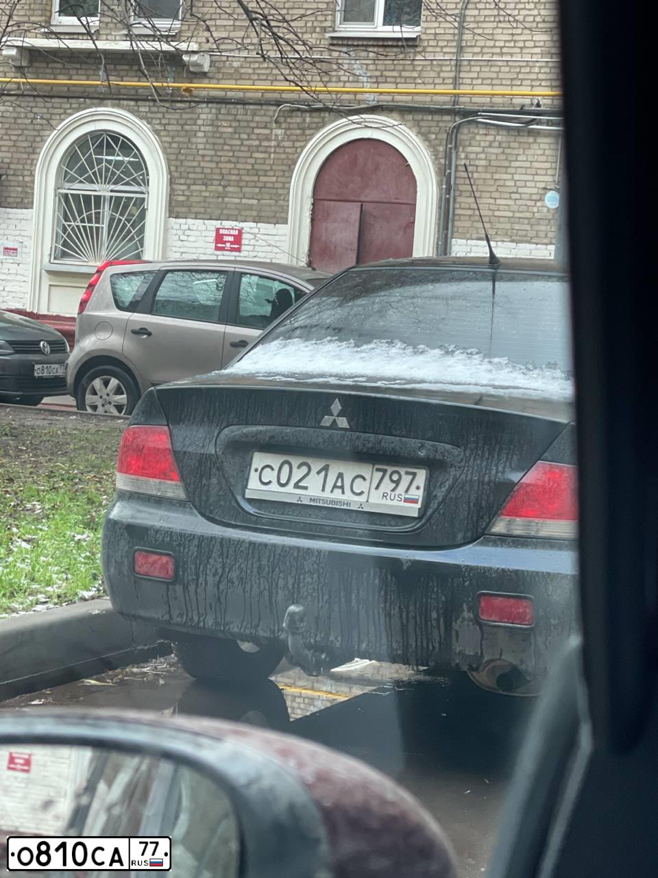 Фото автомобиля LADA 2106, 1997 — госномер М994МА31. Цвет: ТЕМНО-ЗЕЛЕНЫЙ