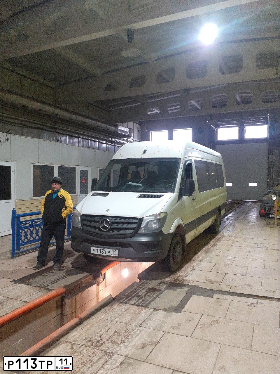 Фото автомобиля MERCEDES SPRINTER, 2017 — госномер Р113ТР11. Цвет: Белый