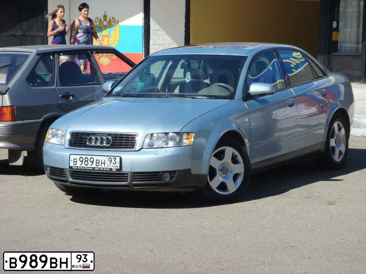 Фото автомобиля AUDI A4, 2001 — госномер В989ВН93. Цвет: Светло-Серо-Голубой