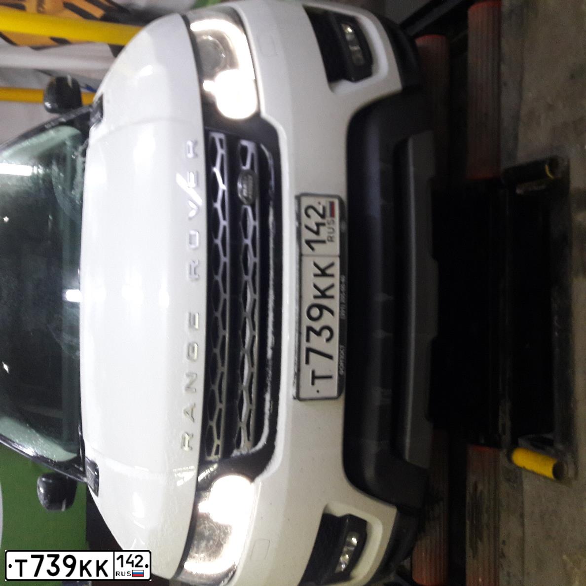 Фото автомобиля LANDROVER RANGE ROVER SPORT, 2016 — госномер Т739КК142. Цвет: БЕЛЫЙ