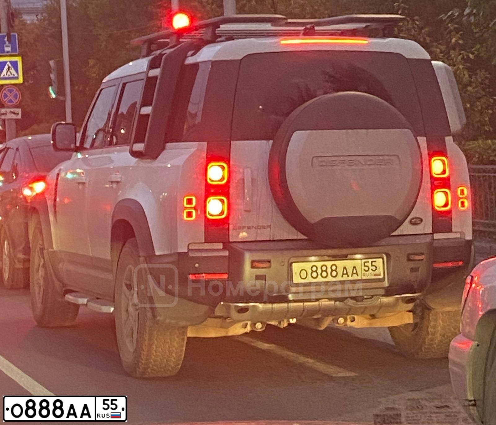 Фото автомобиля LANDROVER DISCOVERY, 2014 — госномер К634СО124. Цвет: ЯРКО-БЕЛЫЙ