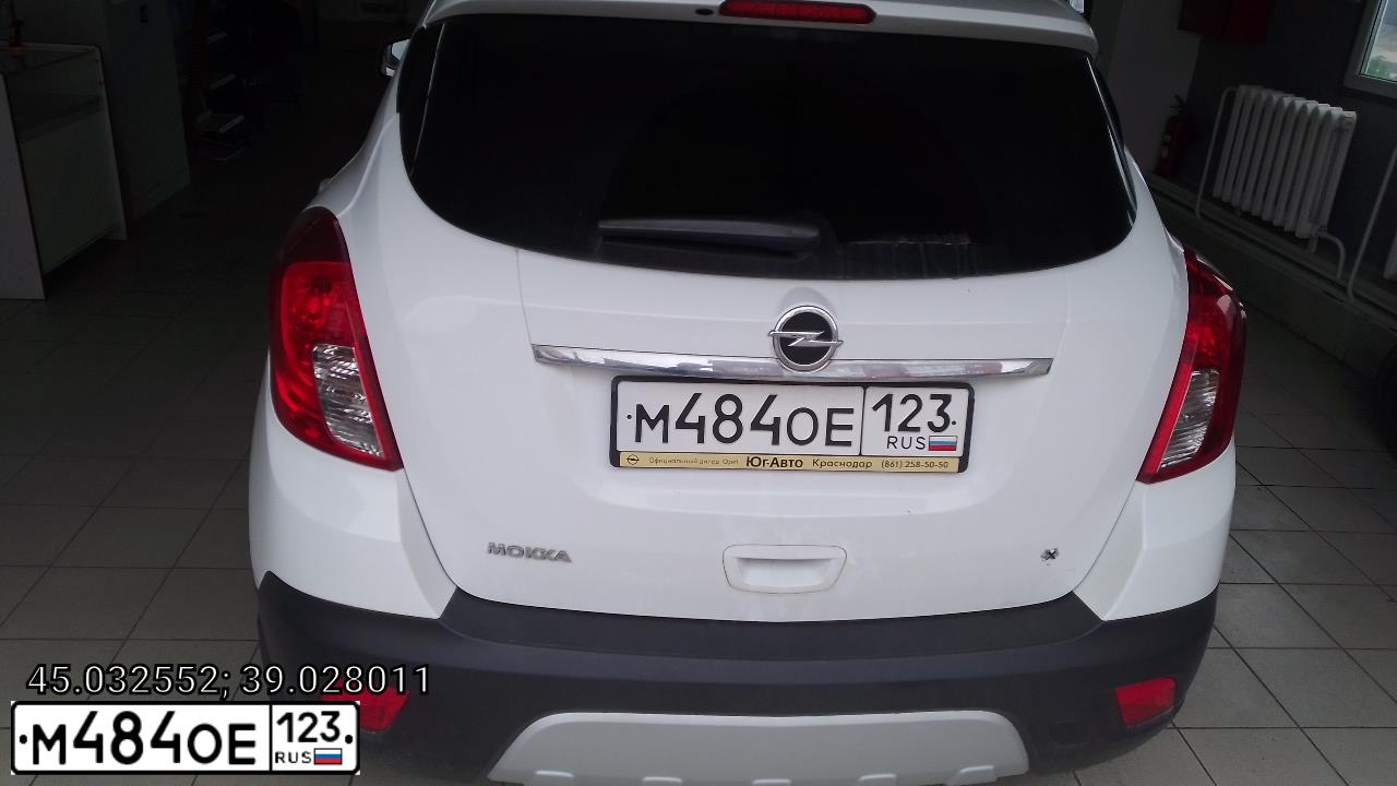 Фото автомобиля OPEL MOKKA, 2014 — госномер М484ОЕ123. Цвет: БЕЛЫЙ