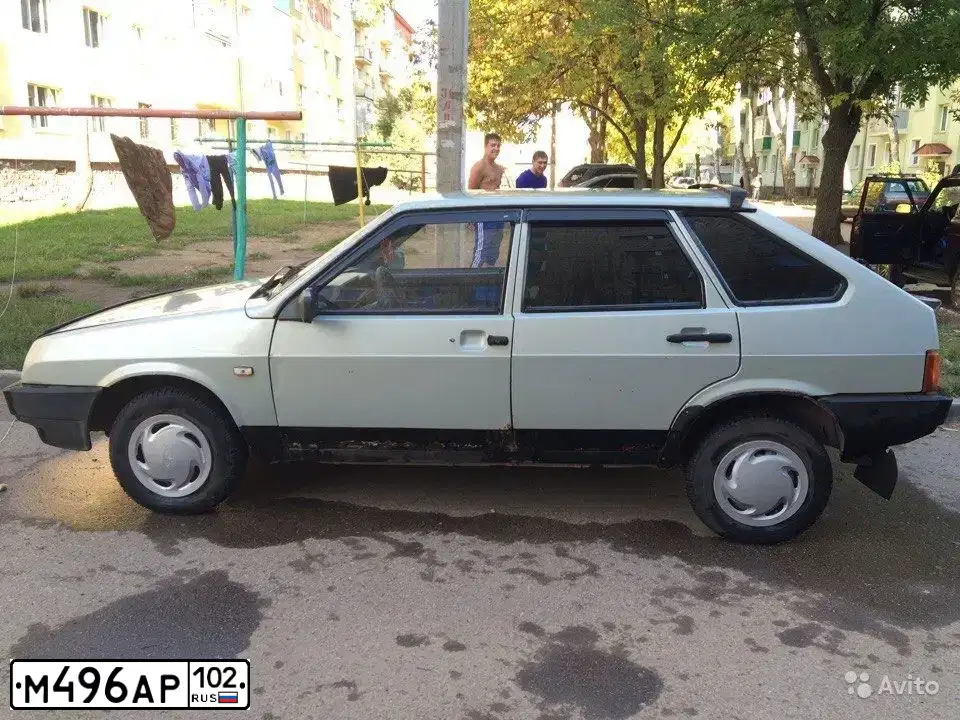 Фото автомобиля LADA 2109 SAMARA, 1999 — госномер М496АР102. Цвет: СЕРЕБРИСТО-ЖЕЛТЫЙ