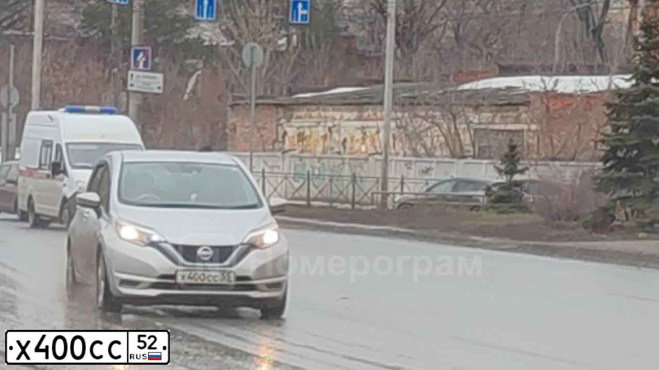 Фото автомобиля MITSUBISHI LANCER 2.0, 2005 — госномер Х400СС52. Цвет: синий
