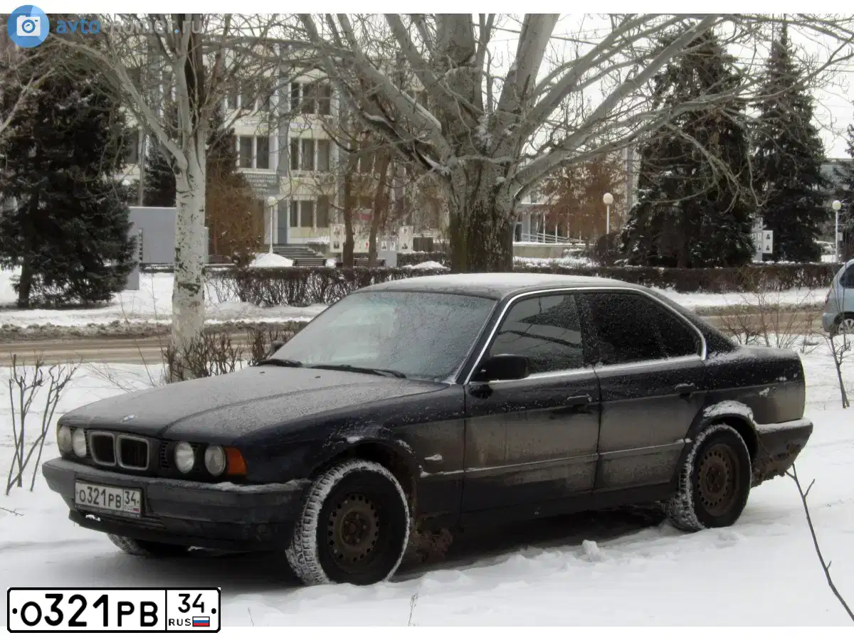 Фото автомобиля BMW SERIE 5, 1995 — госномер О321РВ34. Цвет: ТЕМНО СИНИЙ
