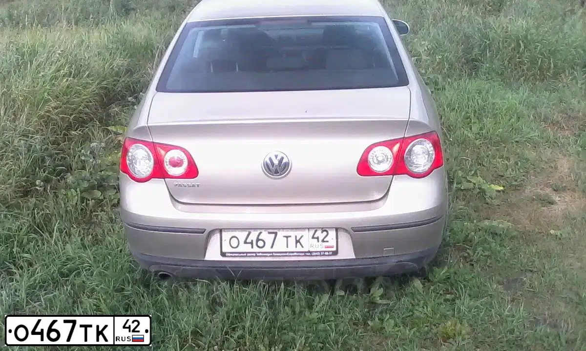 Фото автомобиля VOLKSWAGEN PASSAT, 2008 — госномер Р878ЕО142. Цвет: БЕЖЕВЫЙ