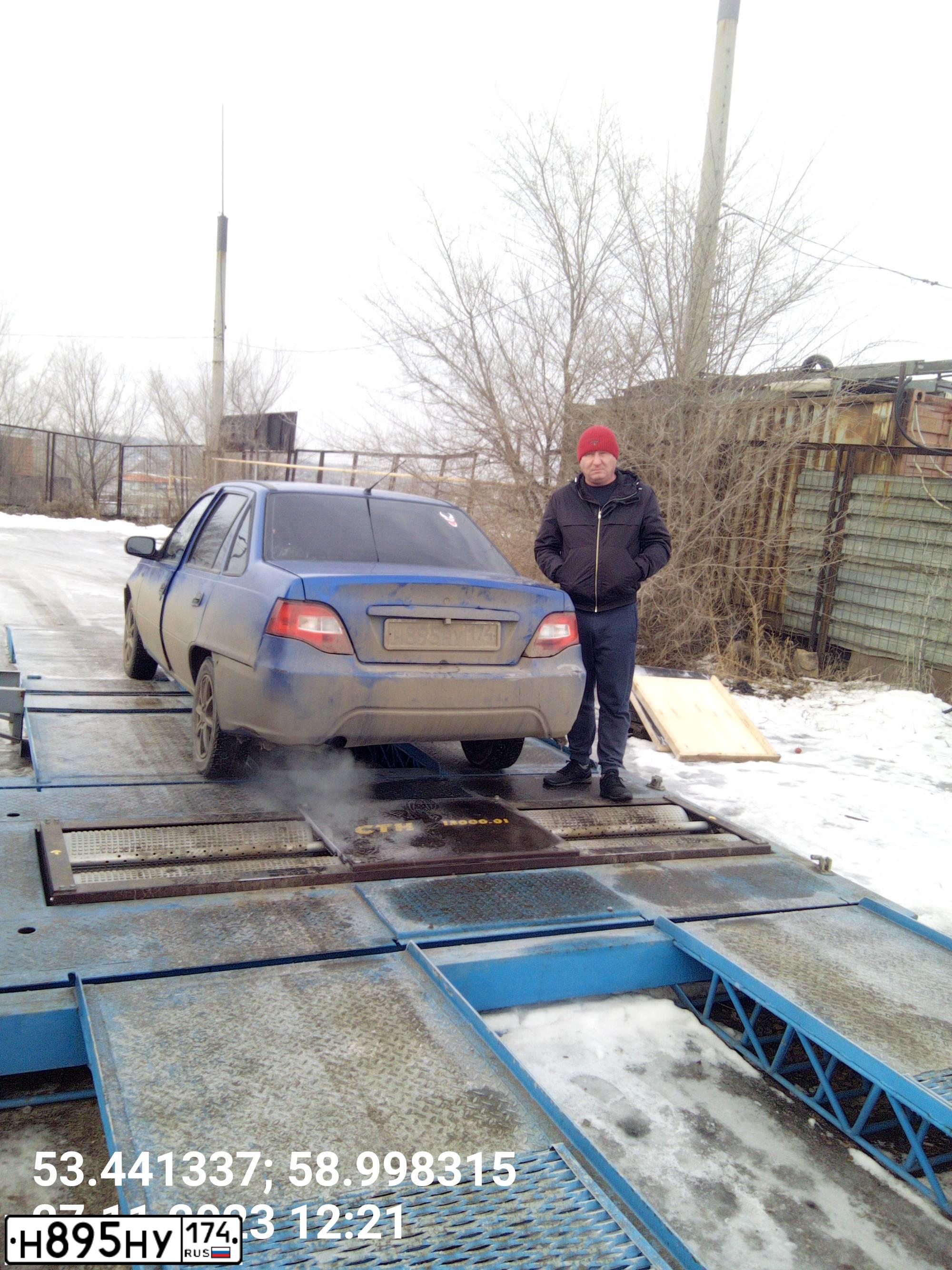 Фото автомобиля DAEWOO NEXIA, 2011 — госномер Н936КО774. Цвет: СИНИЙ